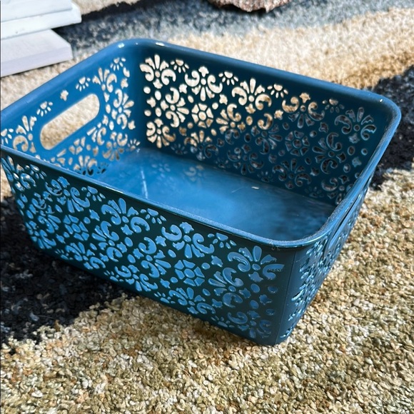 Elegant Navy Blue Storage Bin Decorative Floral Design Plastic Organize Bin NWOT - Picture 4 of 6